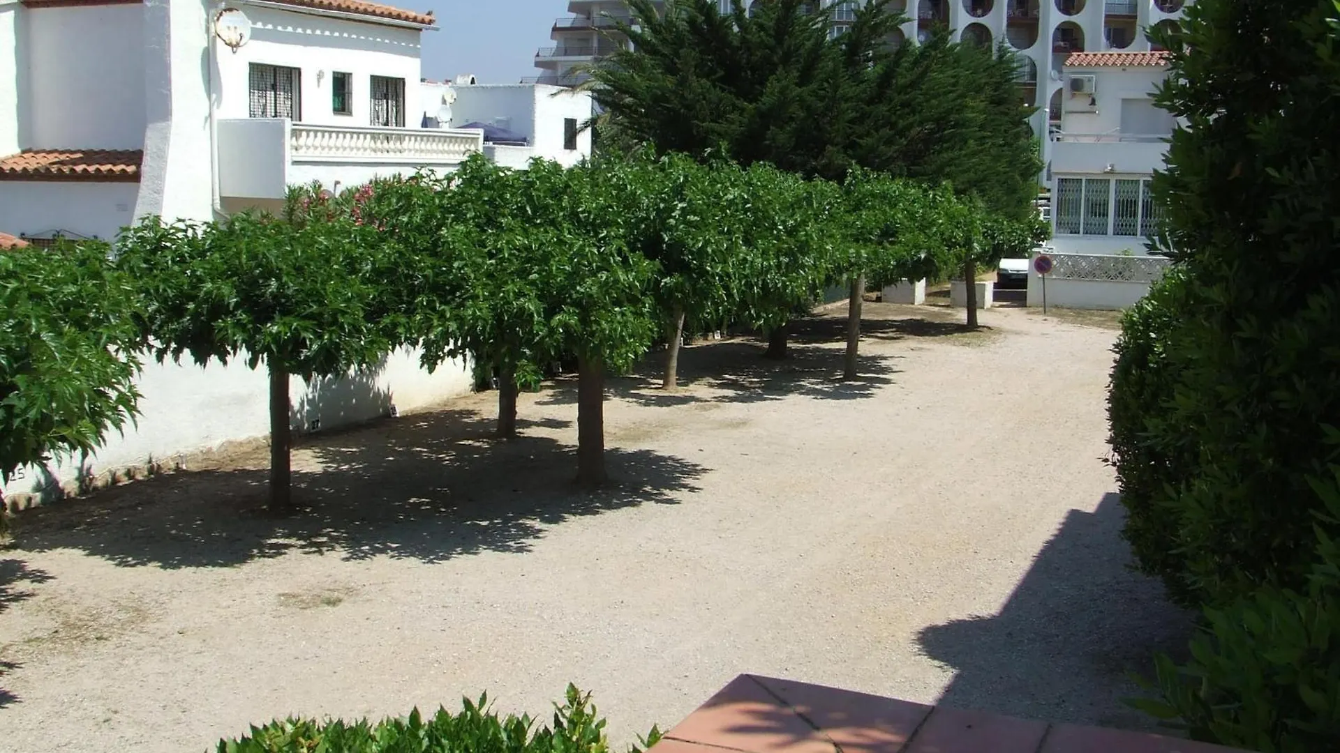 Vista Bahia 23 - Apartamento En Primera Linea De Mar A Pocos Metros Del Centro De Empuriabrava Con Aparcamiento. - Es-228-183 0*,  Spain