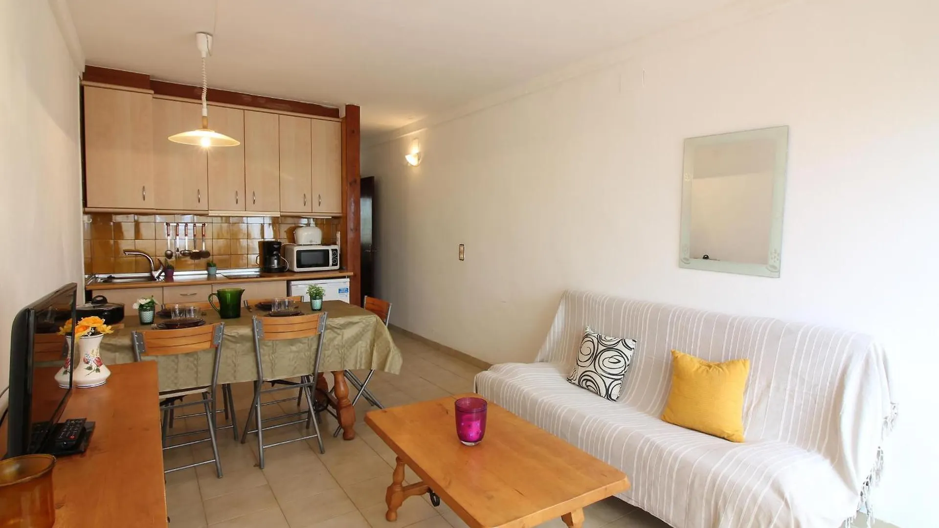Vista Bahia 23 - Apartamento En Primera Linea De Mar A Pocos Metros Del Centro De Empuriabrava Con Aparcamiento. - Es-228-183 0*,  Spain